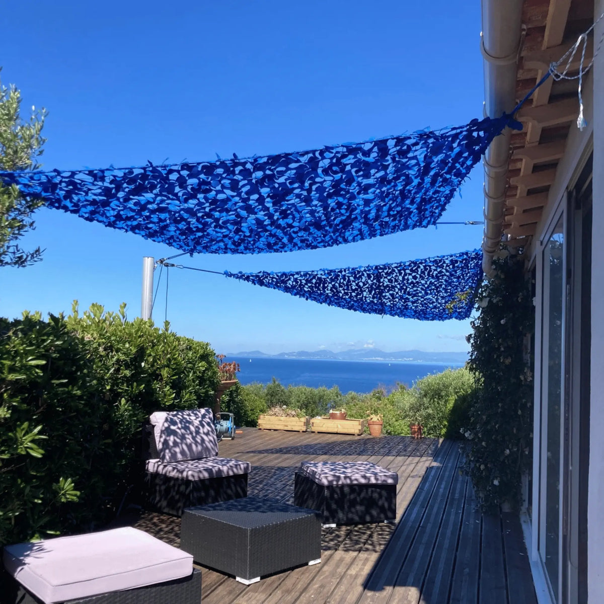 Voile d'ombrage camouflage bleu — détail de la matière