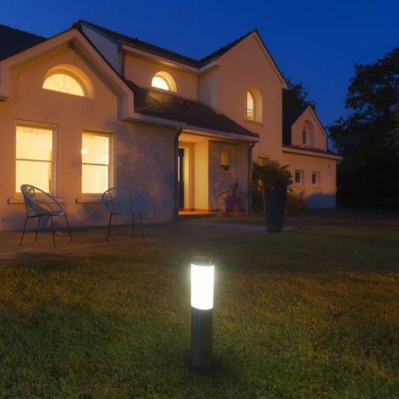 Borne solaire extérieure à LED vue de dessous