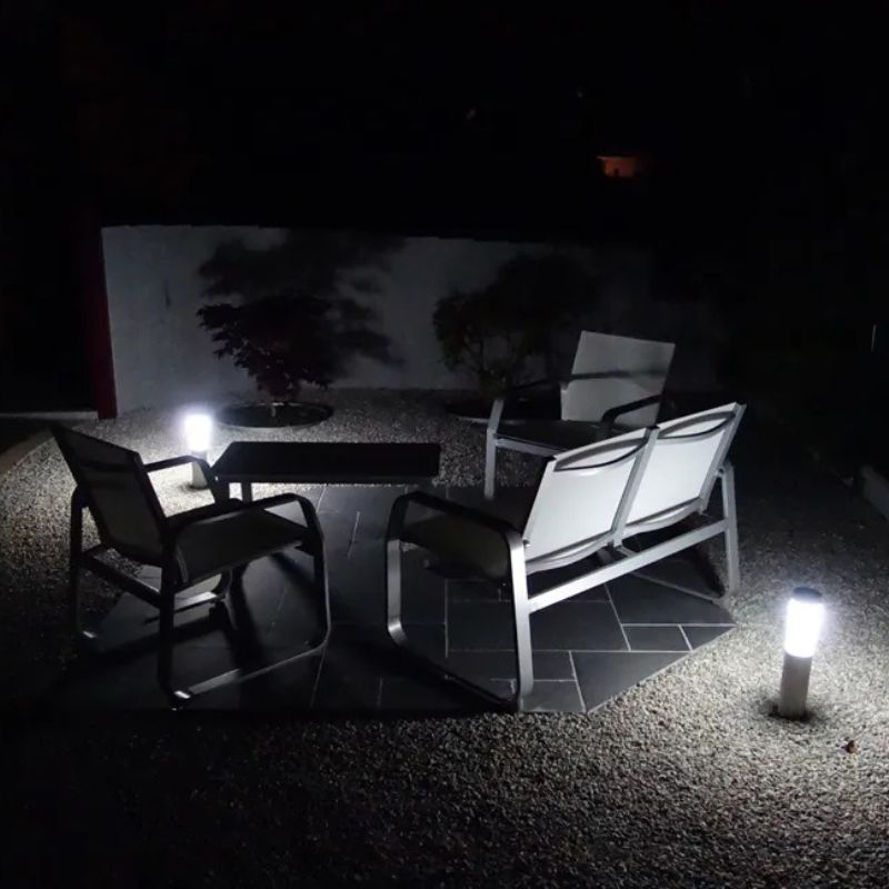 Borne solaire extérieure à LED — détail de la matière