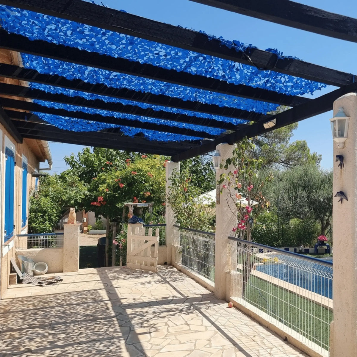 Voile d'ombrage camouflage bleu — détail de la matière