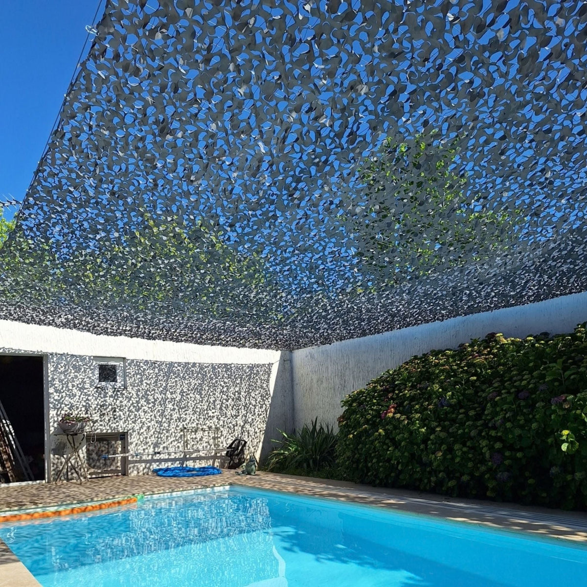 Voile d'ombrage camouflage gris — détail de la matière