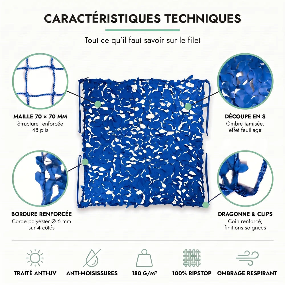 Voile d'ombrage camouflage triangulaire bleu installée sur une terrasse