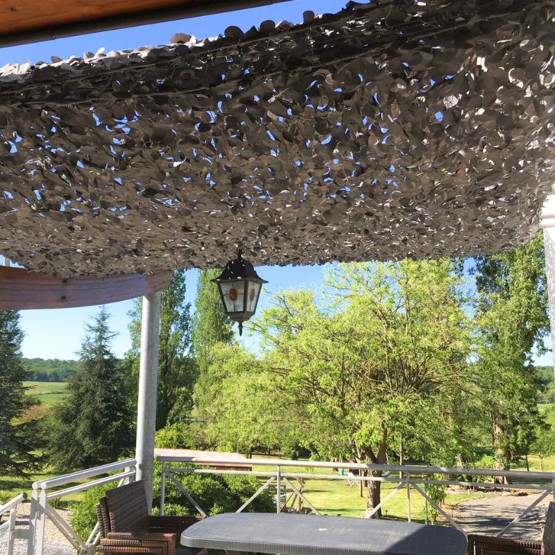 Voile d'ombrage camouflage gris — détail de la matière